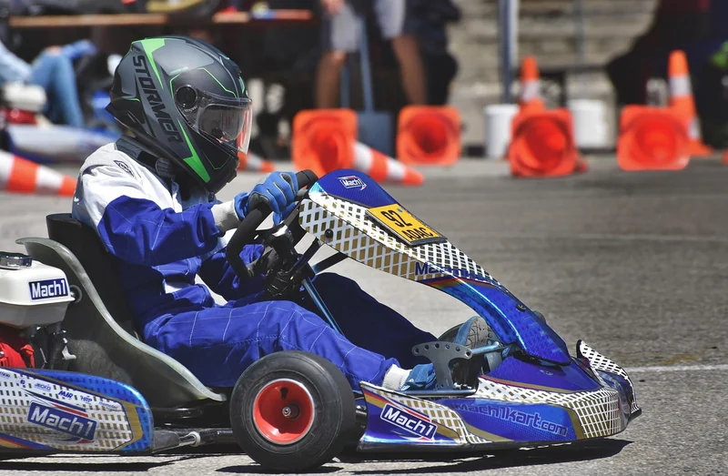 Karting électrique vs thermique : des règles de sécurité différentes en 2026